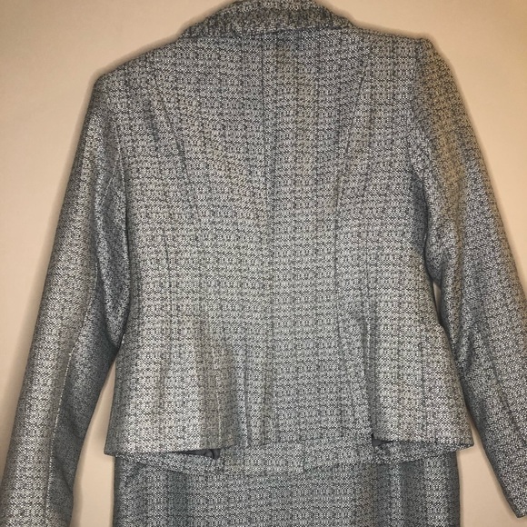 Giorgio Sant'Angelo gray & white skirt suit set - Picture 3 of 8